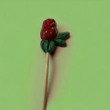 Cargar imagen en el visor de la galería, Piruleta de chocolate negro con forma de rosa