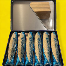 Cargar imagen en el visor de la galería, Lata de sardinas