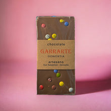 Cargar imagen en el visor de la galería, Tableta de chocolate con leche y lacasitos
