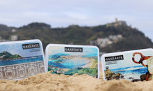 Cargar imagen en el visor de la galería, Caja metálica Donostia- San Sebastián (chocolates belgas)