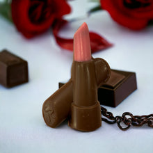 Cargar imagen en el visor de la galería, Barra de labios en chocolate con leche