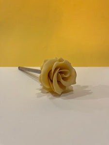 Rosa de chocolate blanco. Flores de chocolate