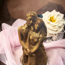 Cargar imagen en el visor de la galería, Figura de novios de chocolate